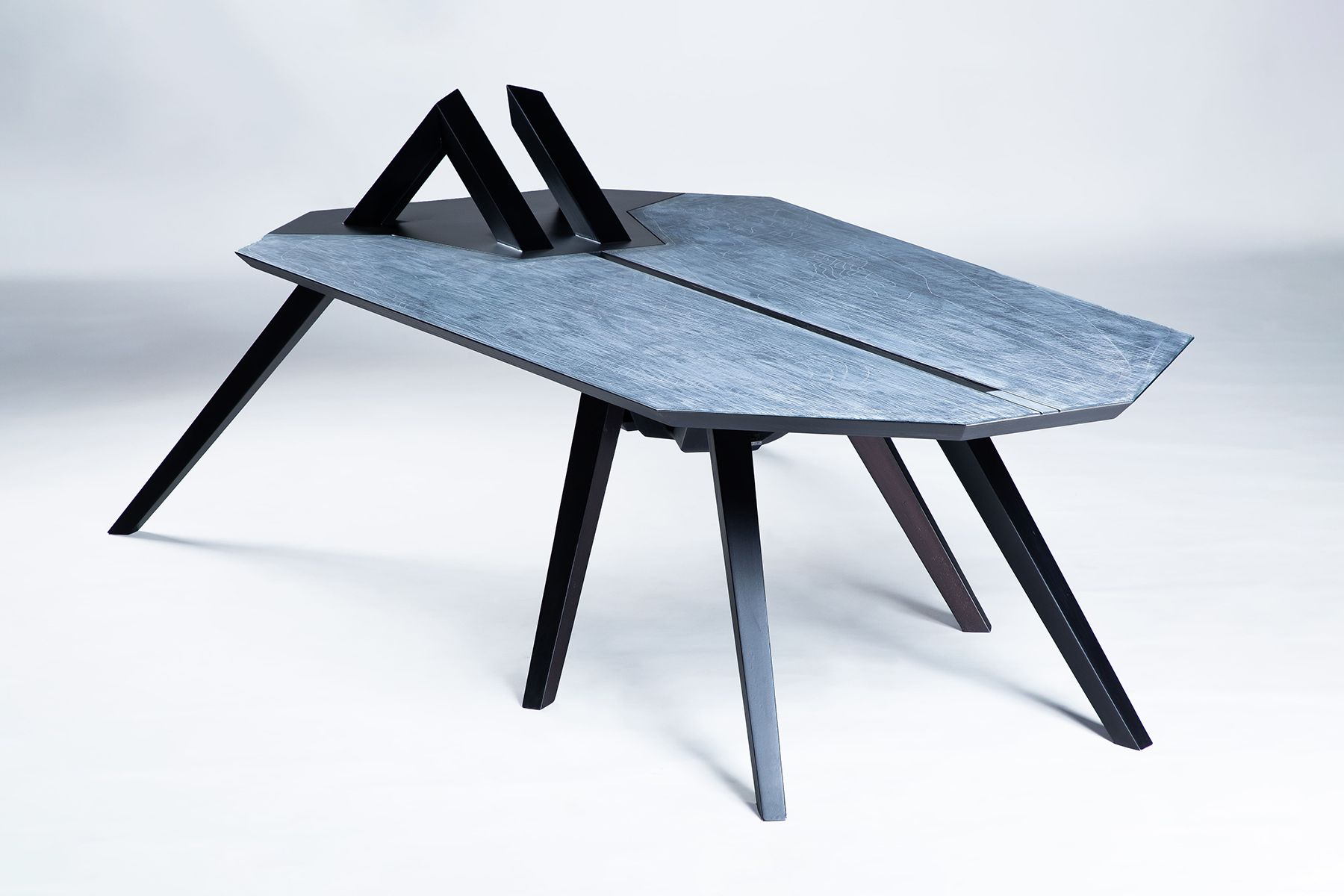 CAELIFERA CENTRE TABLE